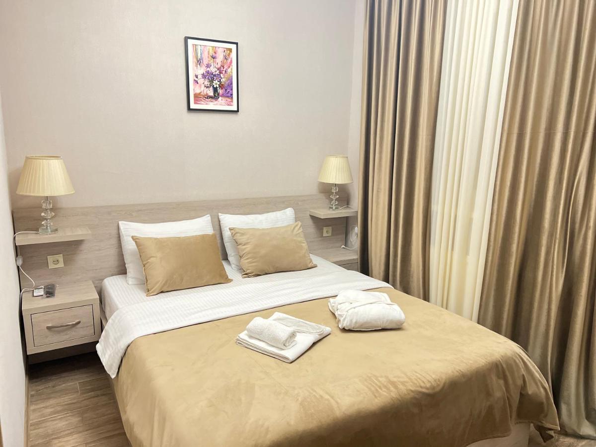 Family Hotel Triston Tbilisi ภายนอก รูปภาพ