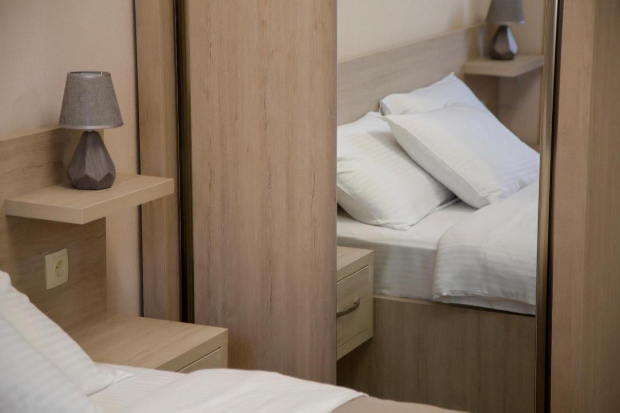 Family Hotel Triston Tbilisi ภายนอก รูปภาพ