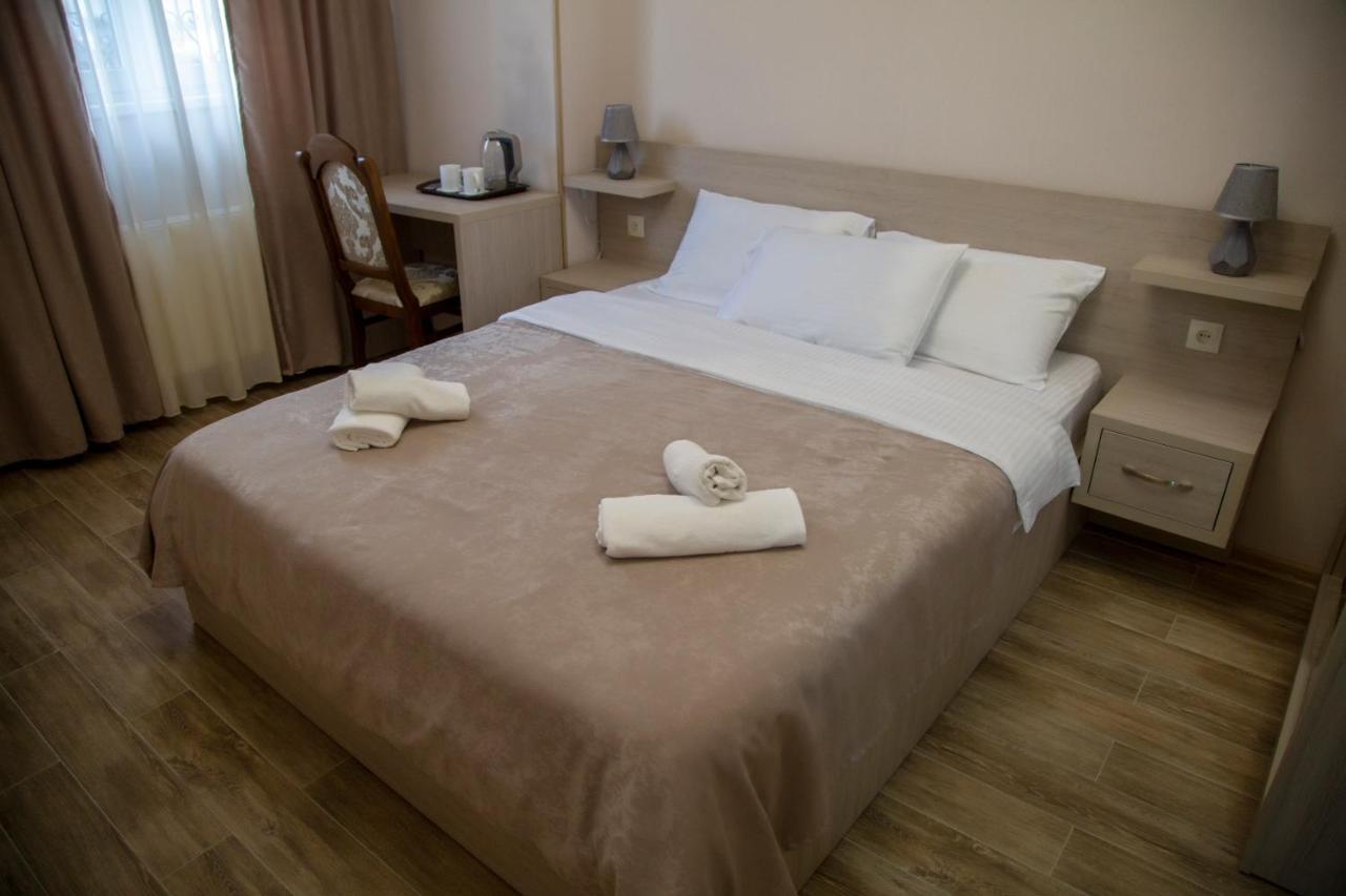 Family Hotel Triston Tbilisi ภายนอก รูปภาพ