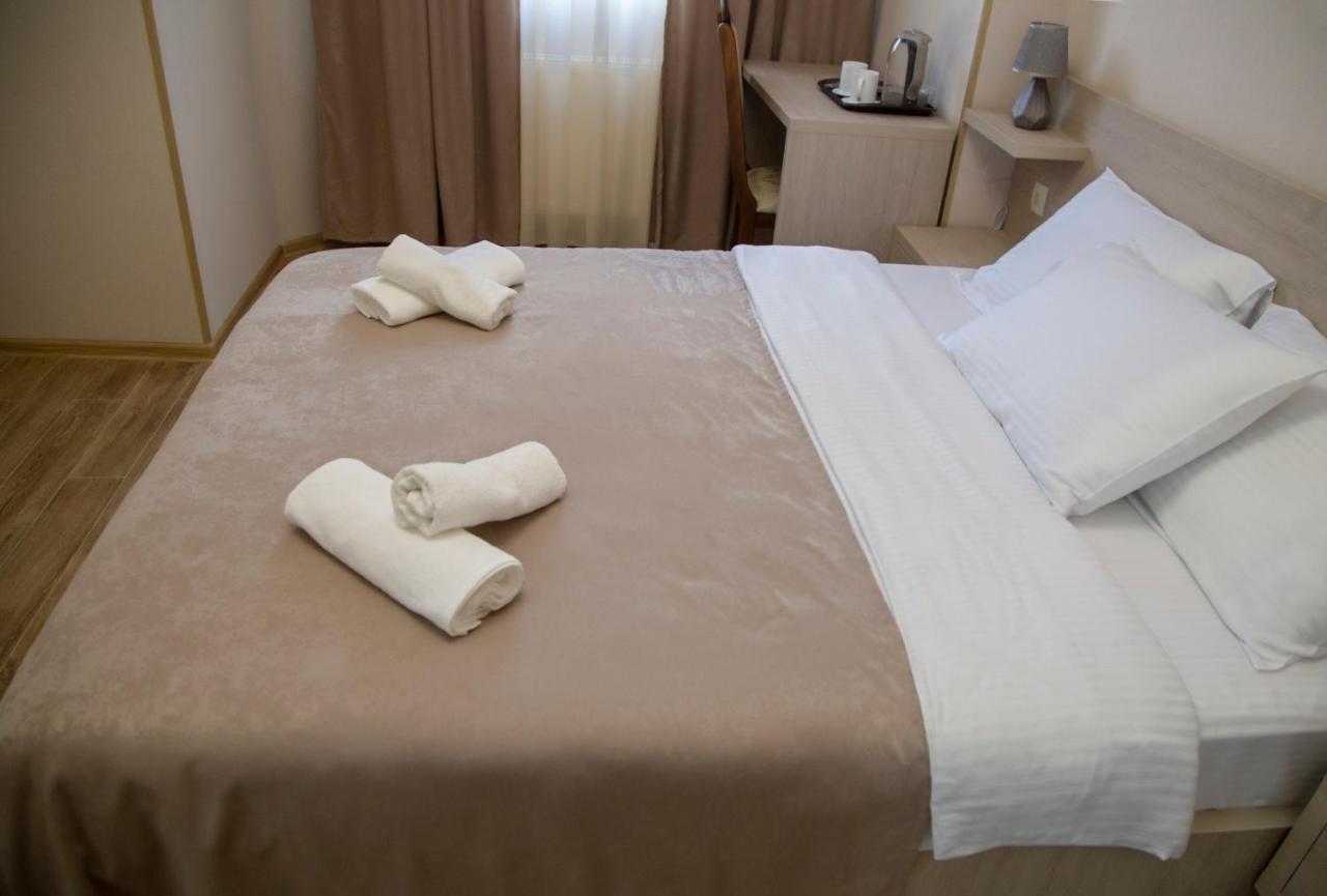Family Hotel Triston Tbilisi ภายนอก รูปภาพ