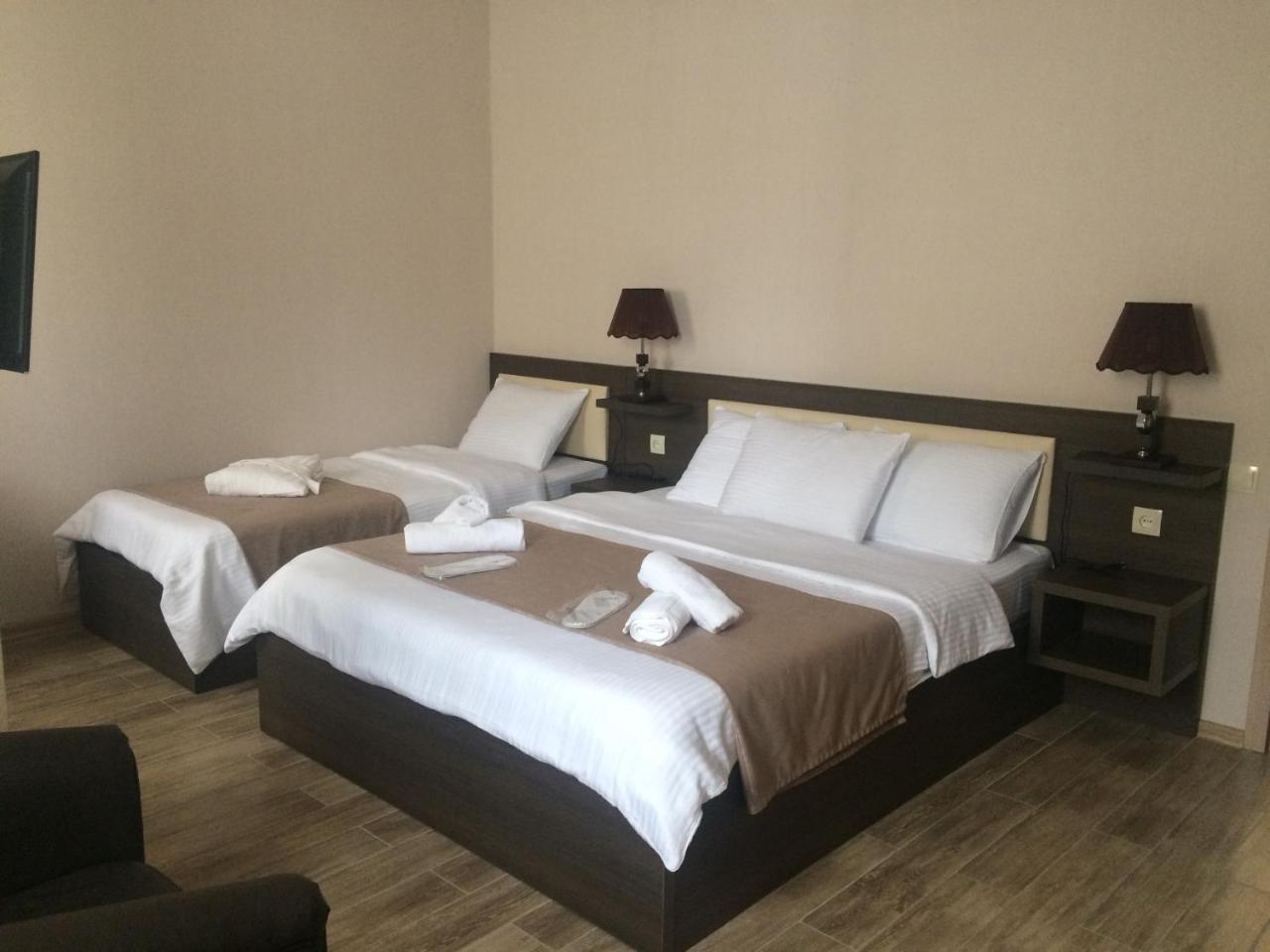 Family Hotel Triston Tbilisi ภายนอก รูปภาพ