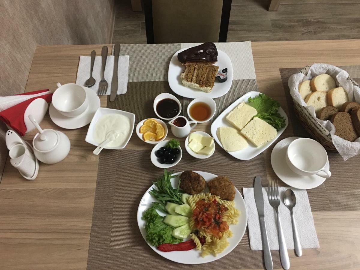 Family Hotel Triston Tbilisi ภายนอก รูปภาพ